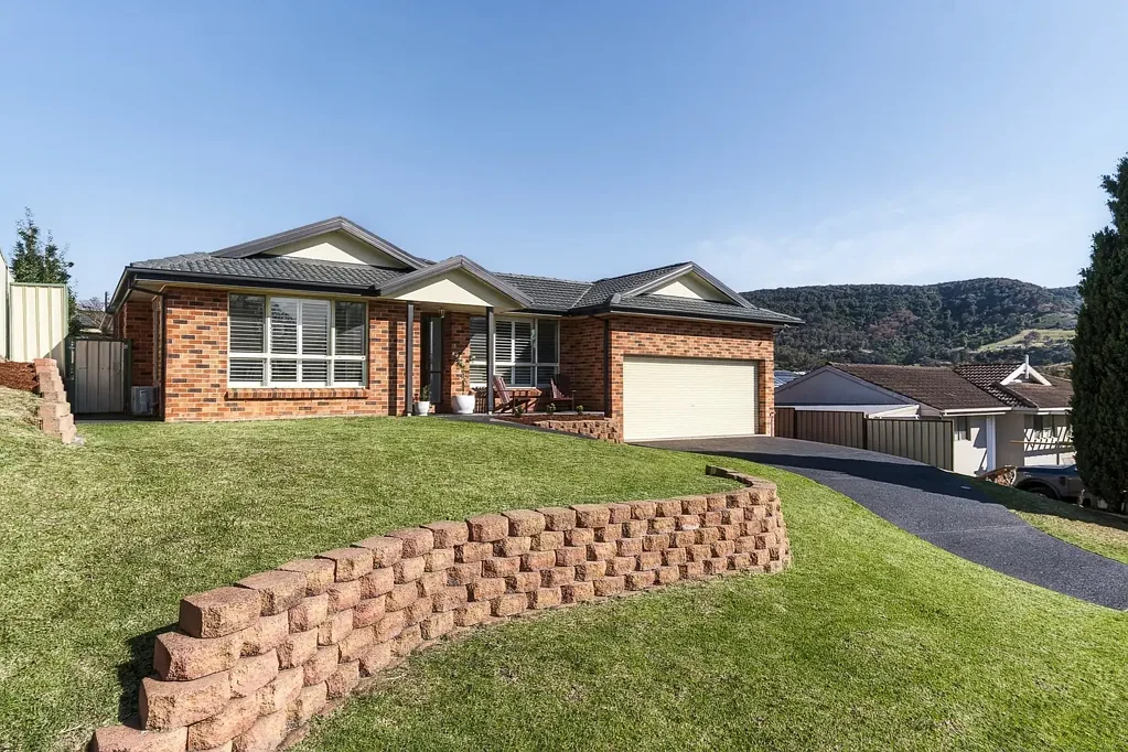 Albion Park 3બેડરૂમ A Charming Family Home with Endless Potential.