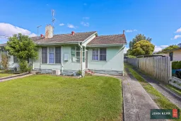 147 Service Road, Moe