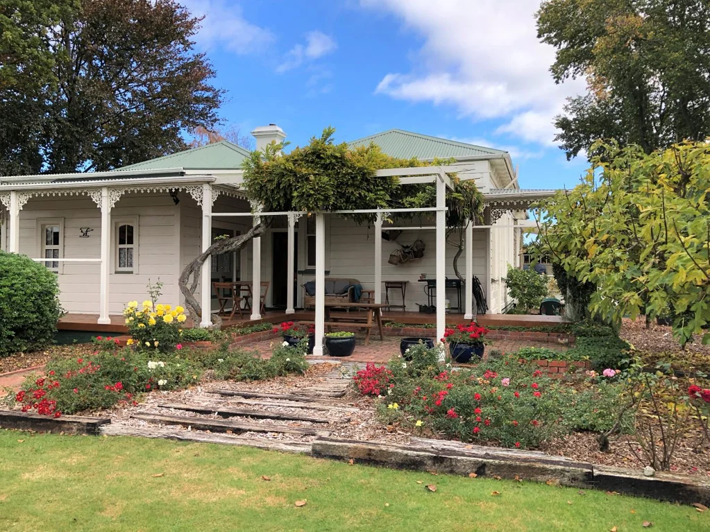 Springlands furnished one bedroom awaits