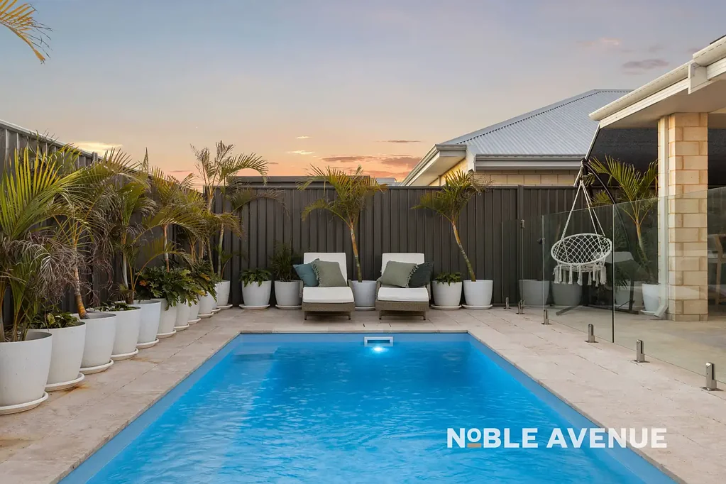 Mindarie 4房  ENERGY EFFICIENT COASTAL LIVING WITH POOL