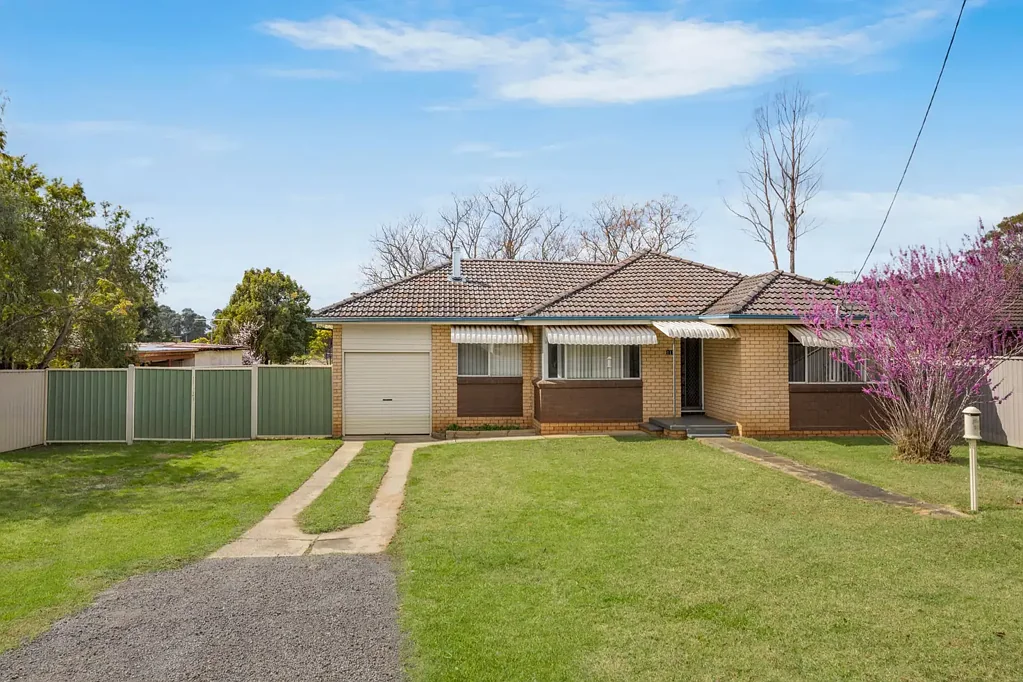 Bargo 3房  Move In or Renovate on This Serene Block