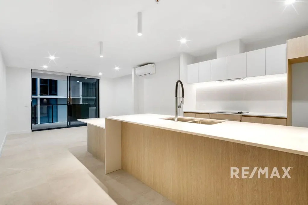 Modern Luxury Living: Elegant Apartment Near PA Hospital!