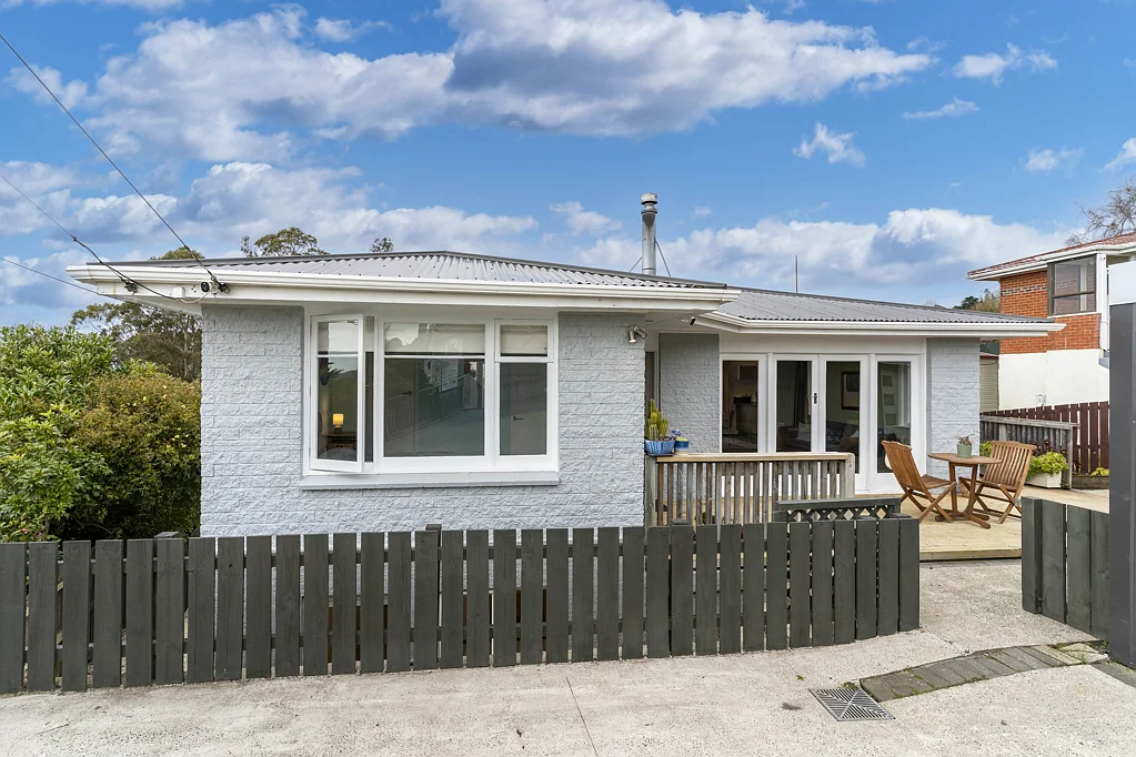 Brockville 4房  Renovated, refreshed, ready for its next family!