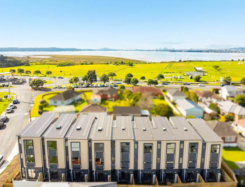 1/4 Toru Street, Te Atatu Peninsula, Waitakere City, 4房, 4浴, 城市屋