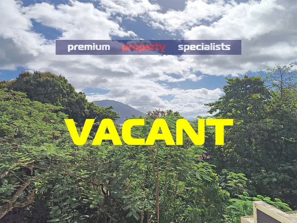 Woree 2 Slaapkamer VACANT Sky Villa - Green Creekside outlook with Privacy - City Waters