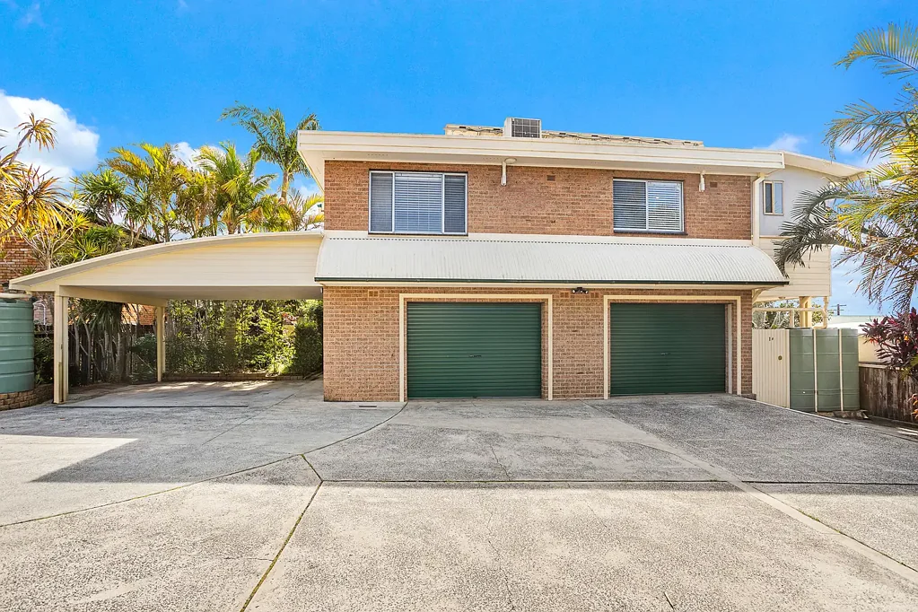 Balgownie 6Kwarto Rare Investment Opportunity – Triple Income Property in Prime Balgownie Location
