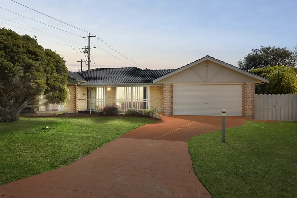 Frankston South 4Habitaciones Warm Family Home - Move In Ready