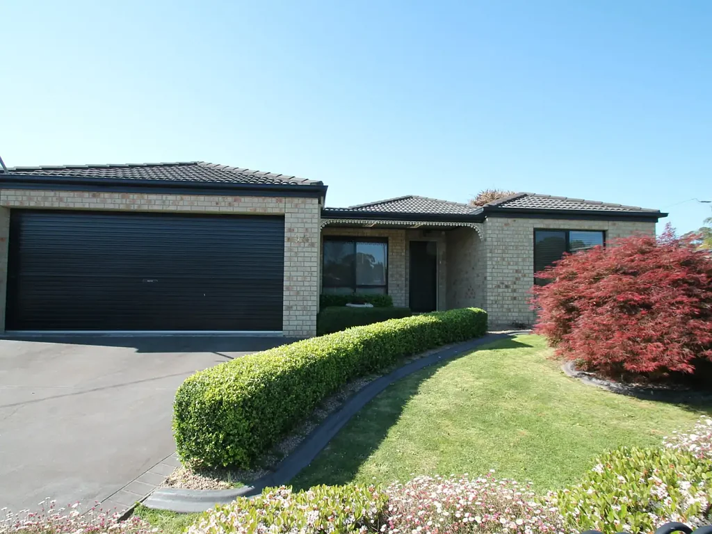 Bairnsdale 3 Bedroom DOWNSIZER WITH HIGH CLEARANCE SHED