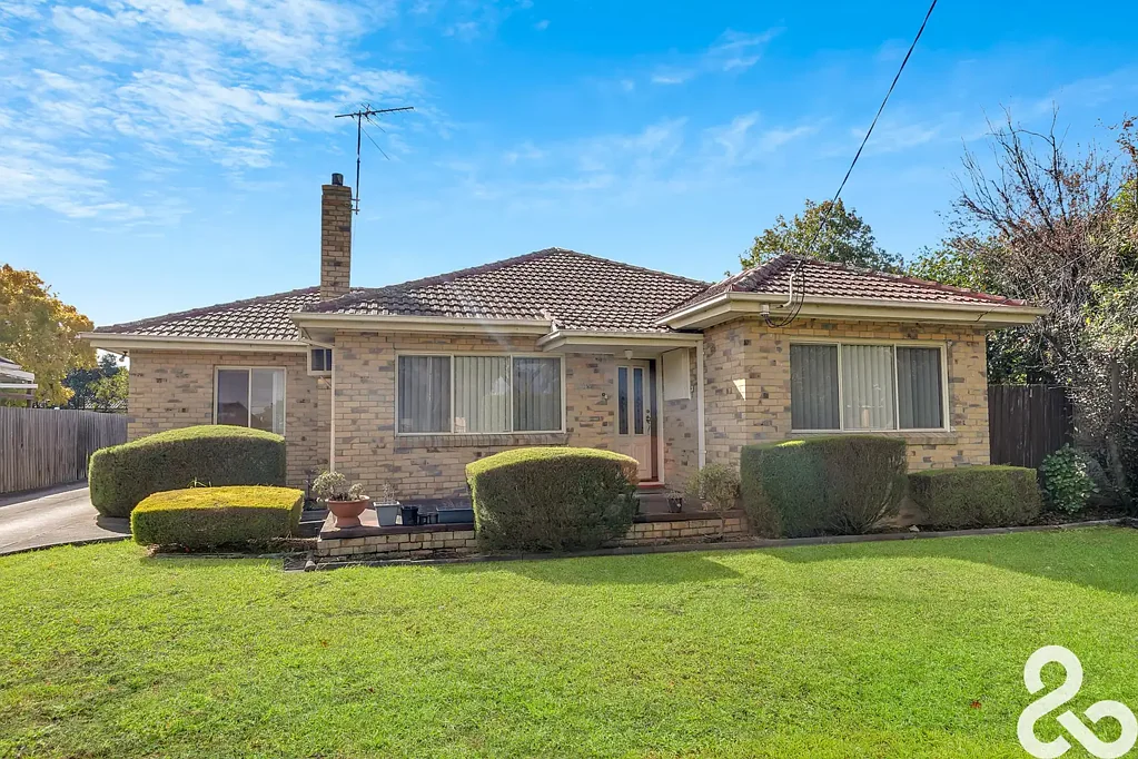 Great Location, Lovely Home!!