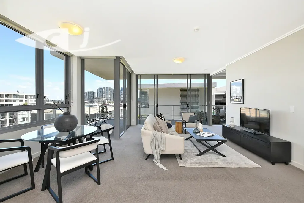 BOASTING AN EXCEPTIONALLY LARGE FLOOR PLAN WITH SPACIOUS LOUNGE AND BEDROOMS