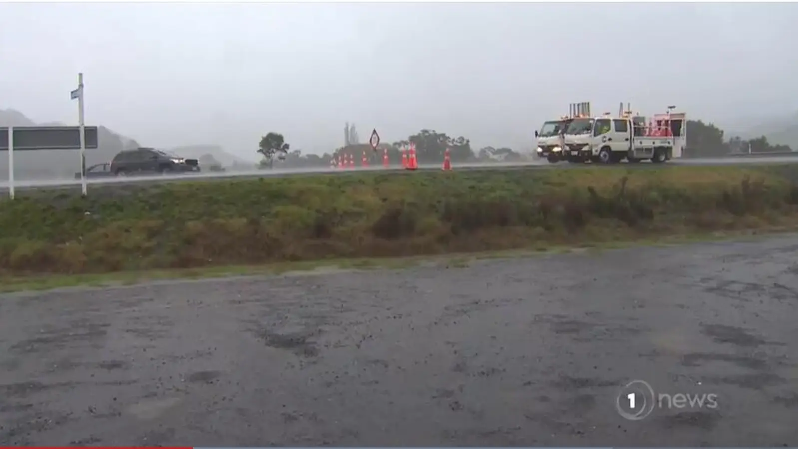 北岛暴雨大风天气：道路被封，游客被困，游艇柴油泄露……