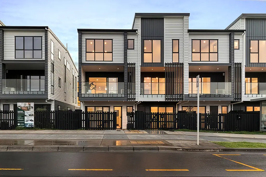 Hobsonville 3Zimmer Coastal Living on a Prime Corner Site