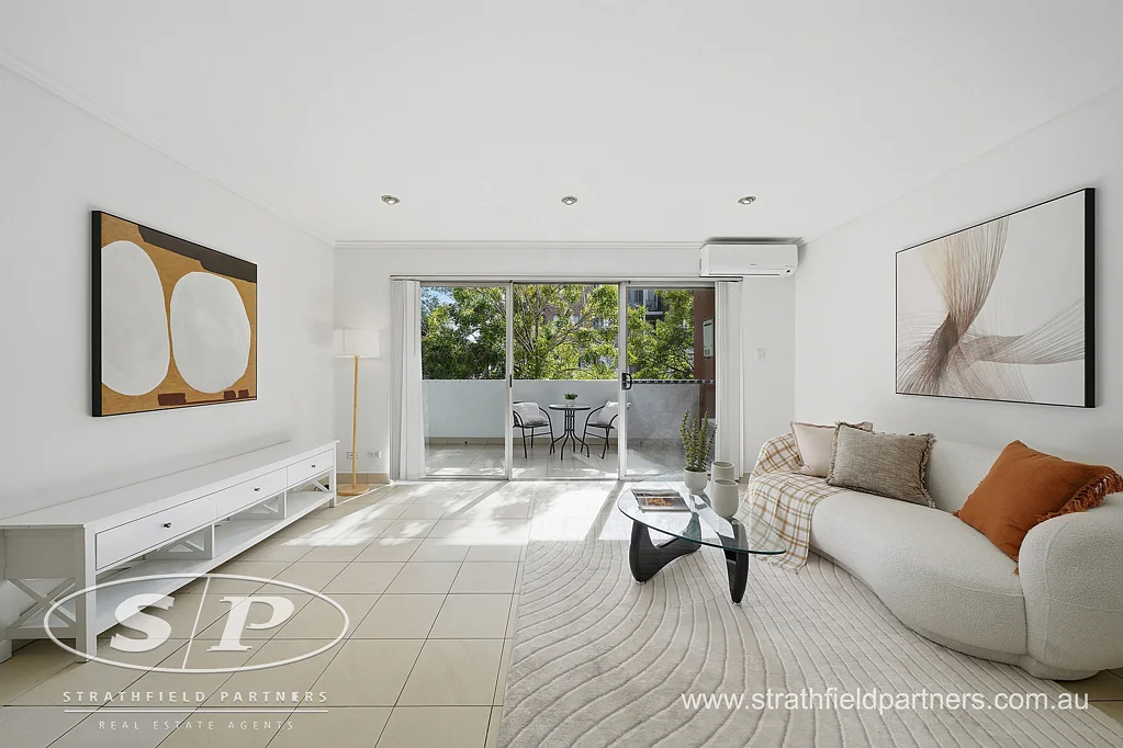 Recently Refreshed Split-Level Apartment with Dual Balconies