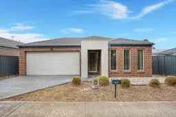 67 Weavers Street, Manor Lakes