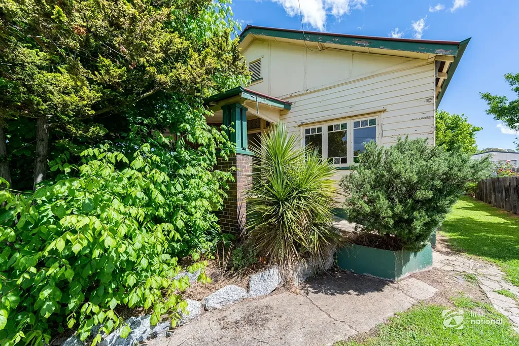 Armidale 3Habitaciones Central versitility with developement potential