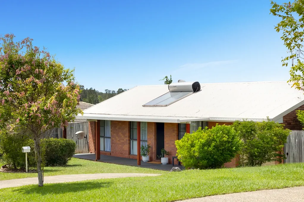 Bli Bli 3房  EXCELLENT FAMILY HOME SET ON 762M² WITH MASSIVE SHED, SIDE ACCESS, WALK-TO-EVERYTHING CONVENIENCE & ENDLESS POTENTIAL!!