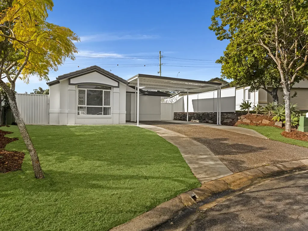 SPACIOUS FAMILY HOME IN MUDGEERABA