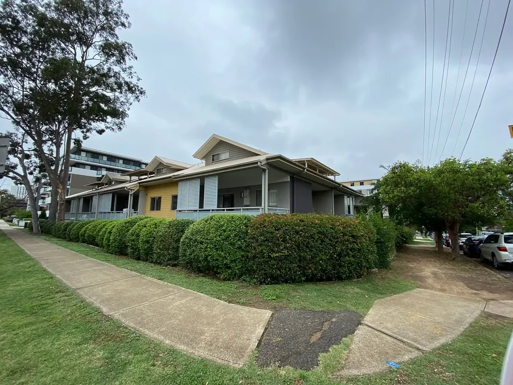 CLOSE TO SCHOOLS, SHOPS AND HOSPITAL