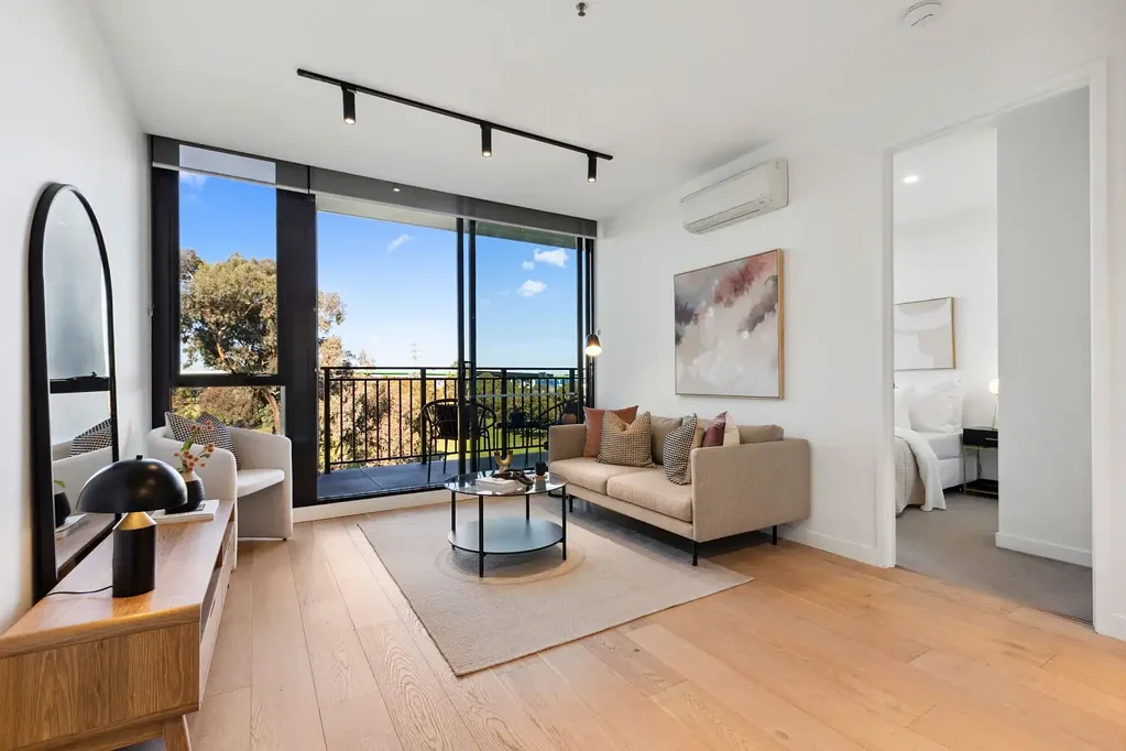 Yarraville 2Phòng ngủ UNDER CONTRACT!!
