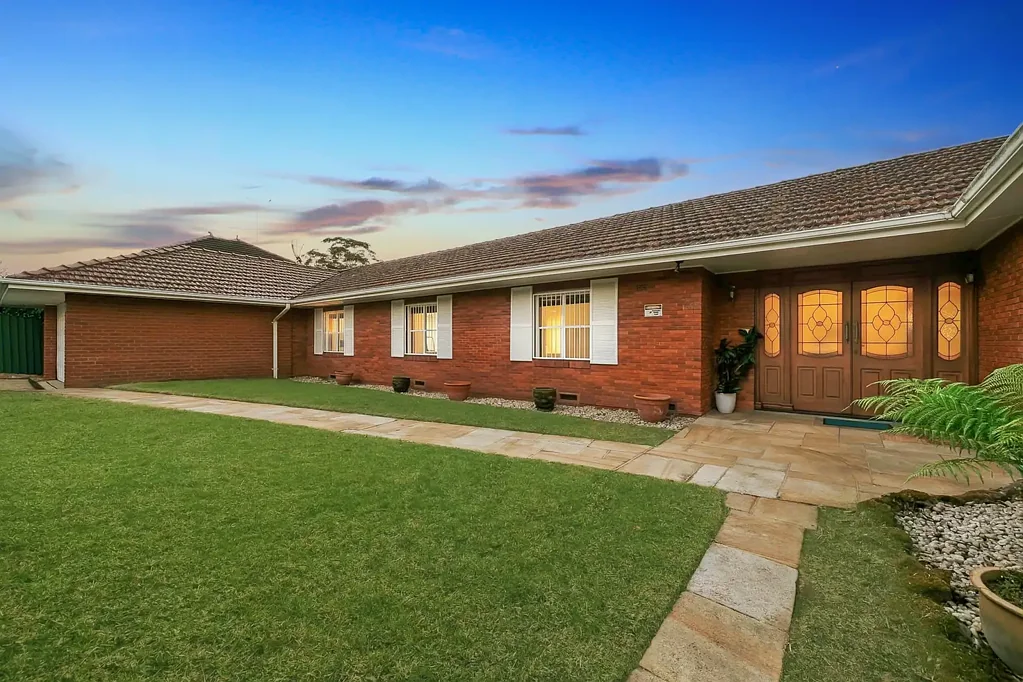 Pennant Hills 5कमरा Grand Designs: Exceptional Scale 5 Bed Single Storey, Walk to Station & Schools
