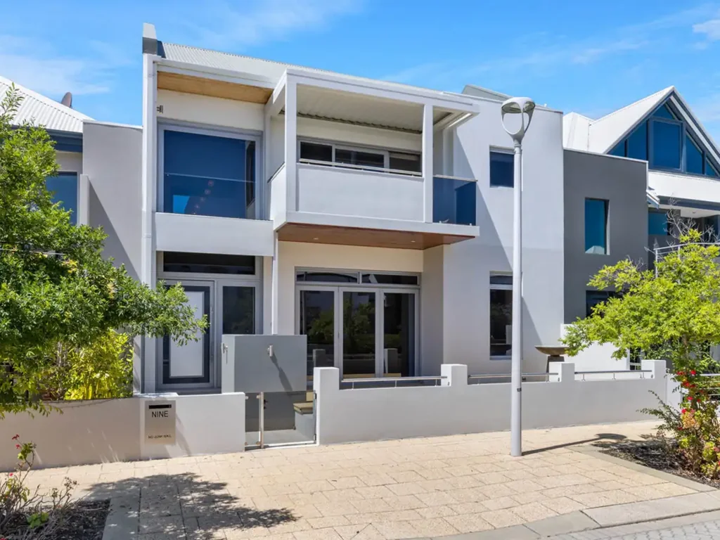 East Perth 3房  Elevated Design in a Riverside Setting�