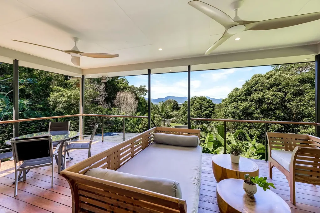 Whitfield 1 Bedroom Rainforest escape with views to inspire – live elevated in Bel-Air estate
