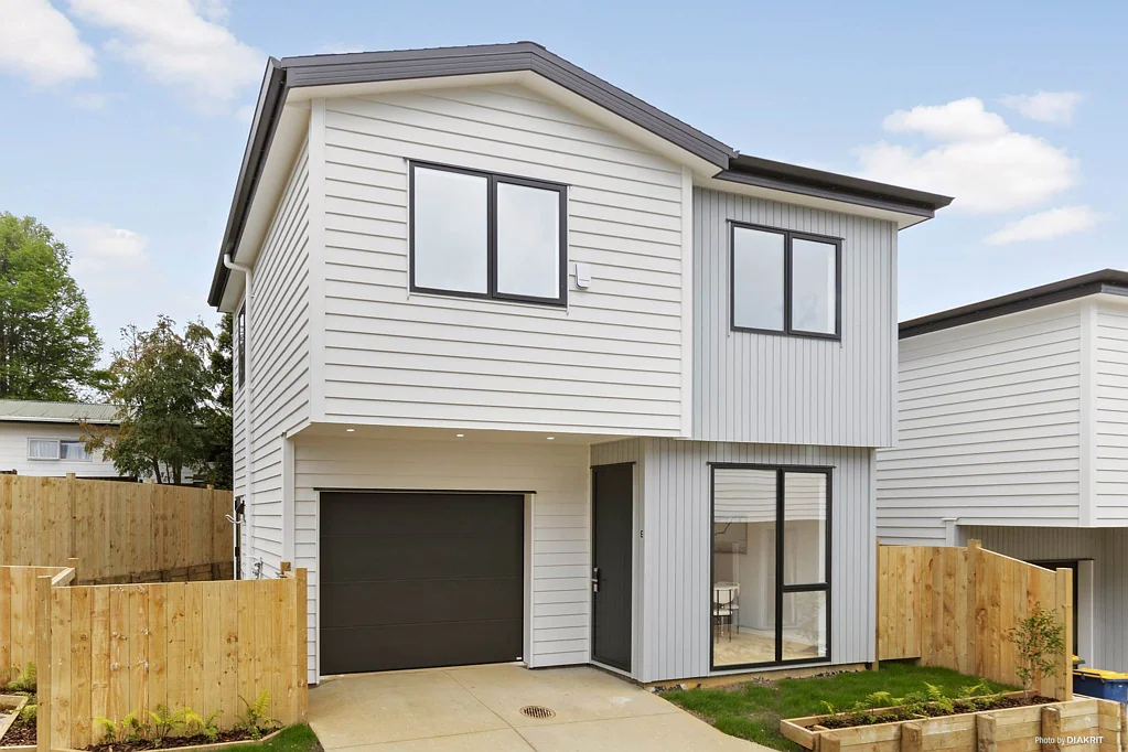 Henderson 4બેડરૂમ CCC and Title are ready for you to move in