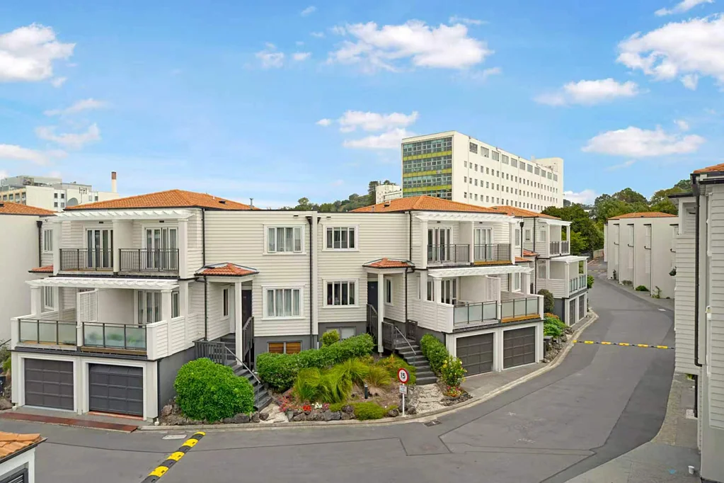 Epsom 3部屋 Modern Epsom Living - Prime Location