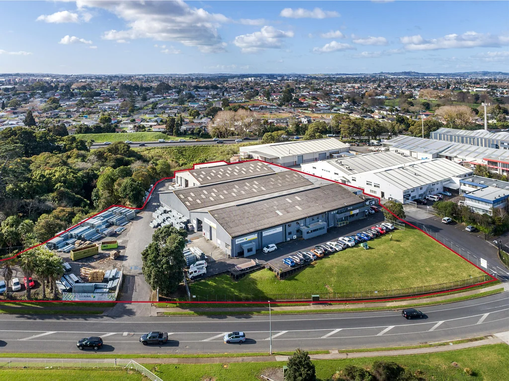 Mangere Functional high-stud warehouse and yard | 3,462sqm