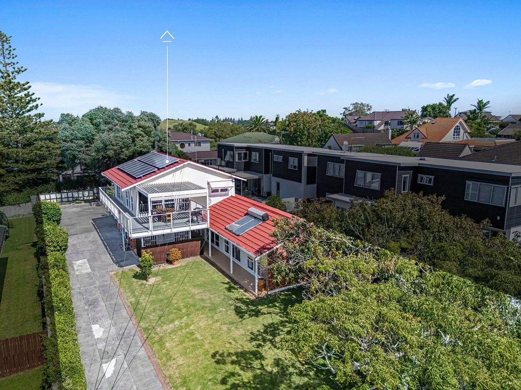 Saint Heliers 4房 地势较高！809m²地块，经典设计+建筑品质，配备太阳能板，环保节能，短驱至海滩！ Subdivide, Remove, Renovate
