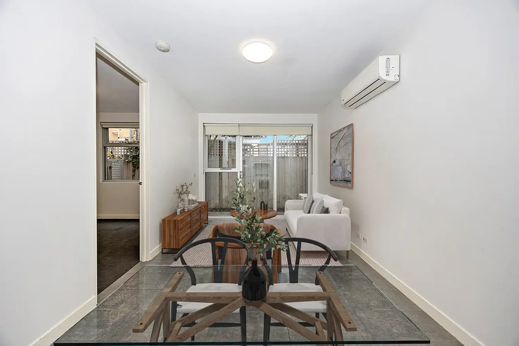 Modern One Bedroom Apartment with Private Courtyard!