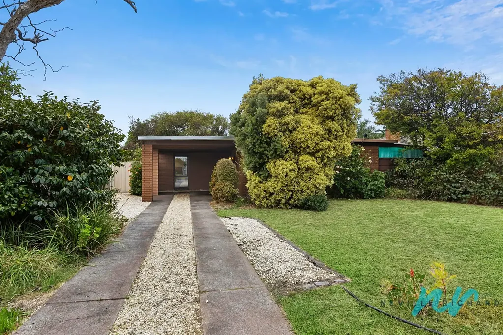 St Leonards 3Phòng ngủ Solid Family Home - Spacious Allotment Close To Town