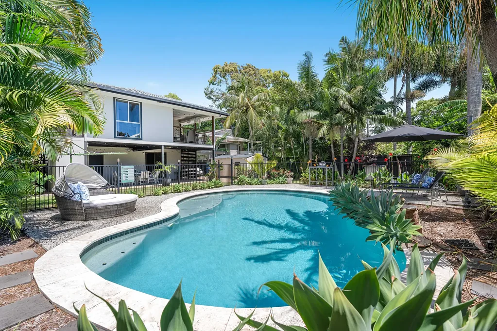 Wynnum 4部屋 SOLD - Impressive 908m2 block just moments to the Bay.