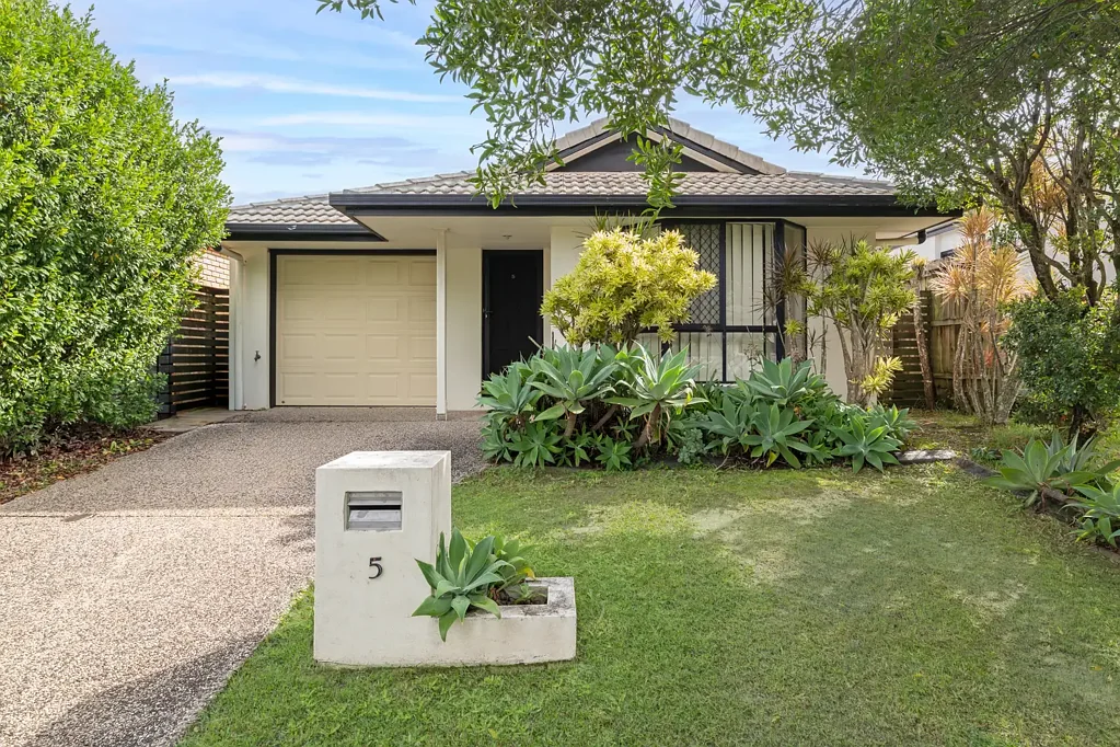 Caloundra West 3 Bedroom Built Before Backyards Disappeared