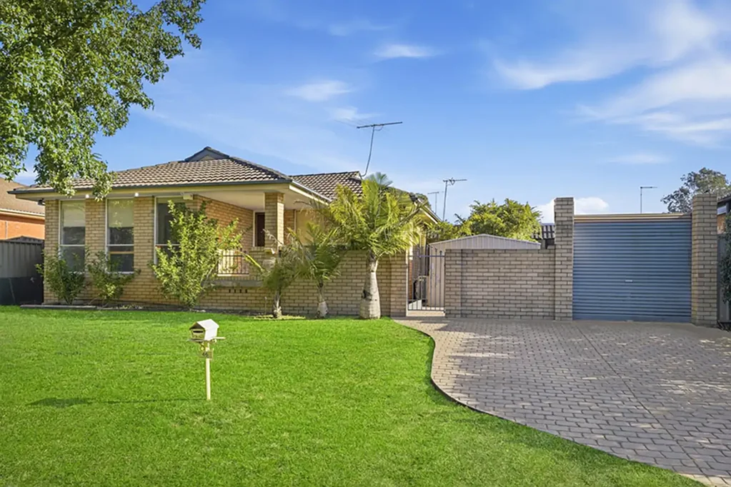 Spacious family home + pool!
