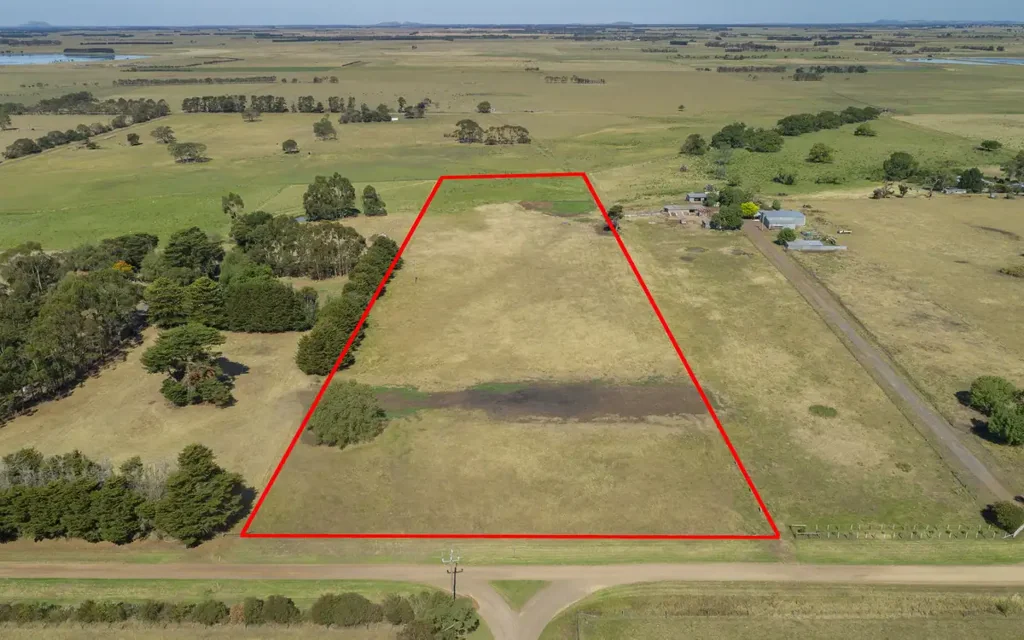 Mortlake Small Block Offering Country Living In Mortlake
