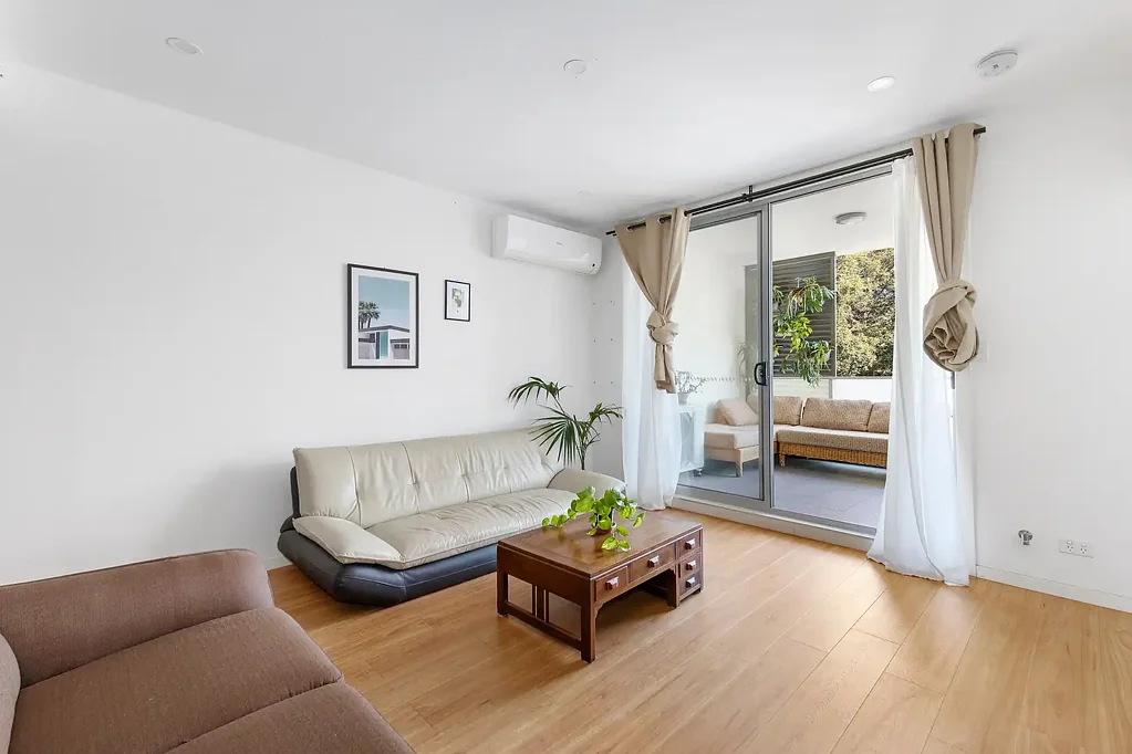 Waitara 2Habitaciones Exceptionally spacious parkside living