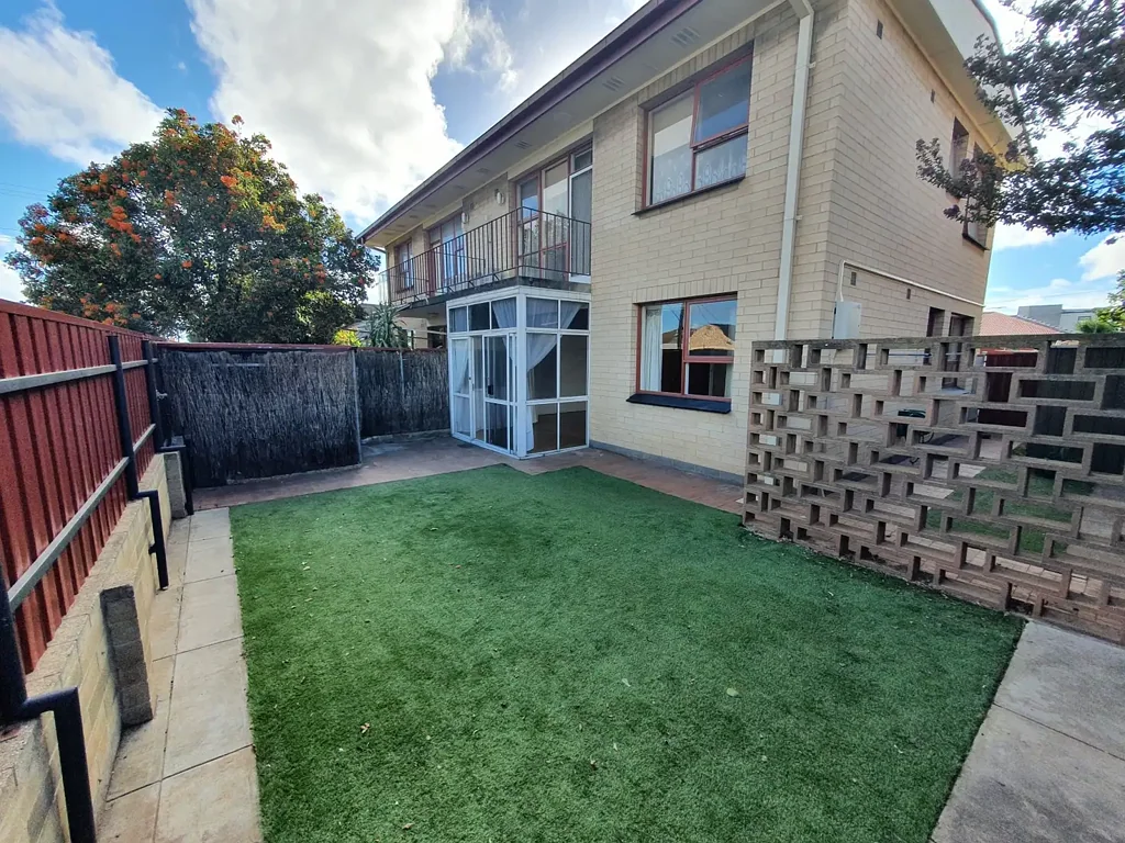 1 BEDROOM UNIT WITH BACKYARD