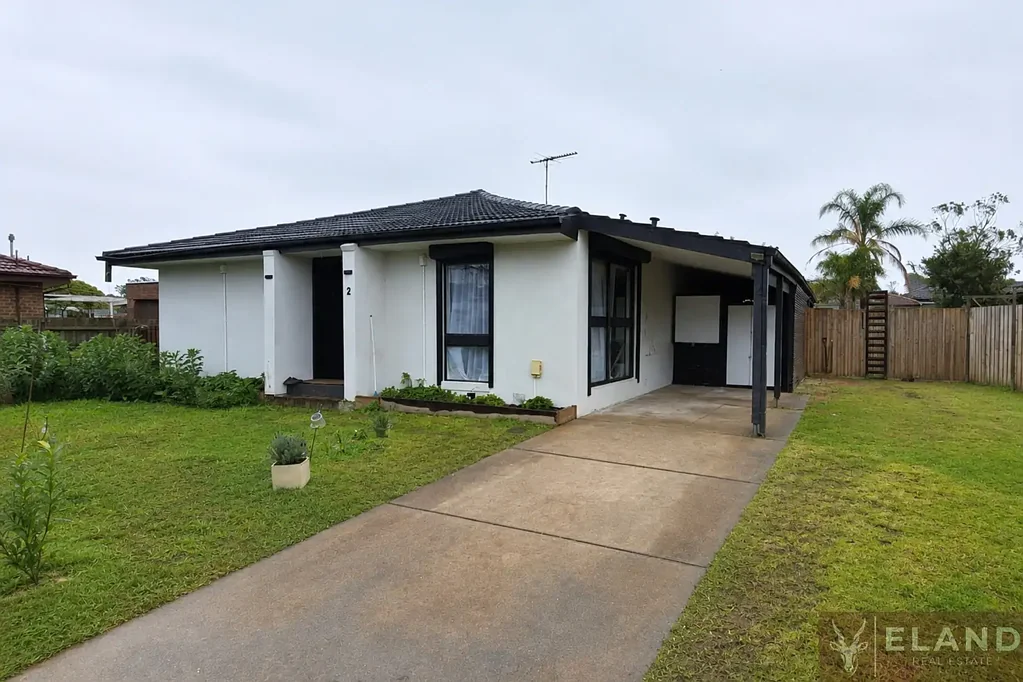 Melton West 4Zimmer Title: Fully Renovated Family Home with Automatic Shutters, Doors & Shed on 569m²