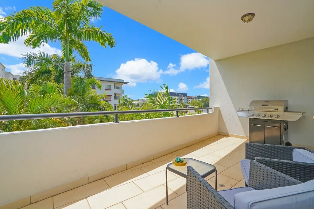Coconut Grove 2房  Ideal Investment Opportunity in Leafy Coconut Grove