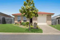 11 / 12 Walnut Cres, Lowood