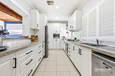4 Whitehaven Road, Northmead, NSW 2152, 5 slaapkamers, 3 badkamers, House