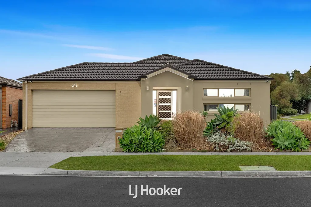Cranbourne East 4Moenga A Welcoming Family Home with Space for Every Occasion