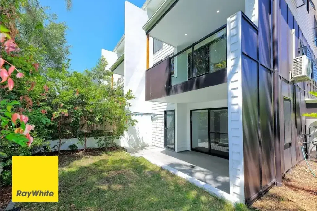 Welcome to 3/40 Clara Street, Annerley