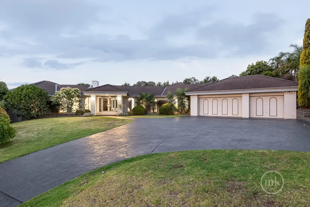 7 Bronwyn Court, Research, VIC 3095