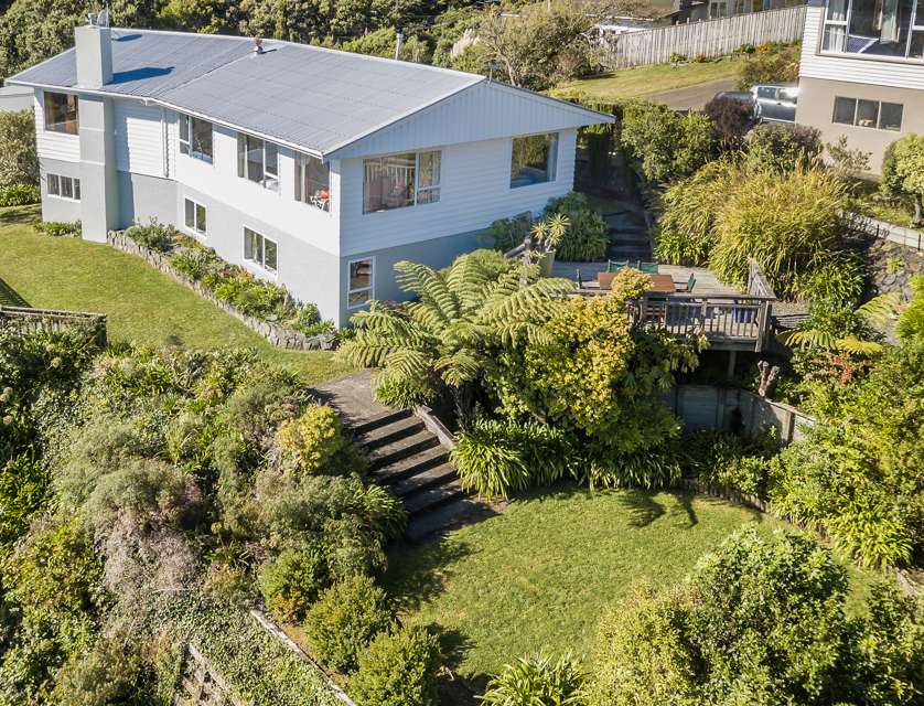 64 Collins Avenue, Tawa, Wellington, 5部屋, 1バスルーム, House