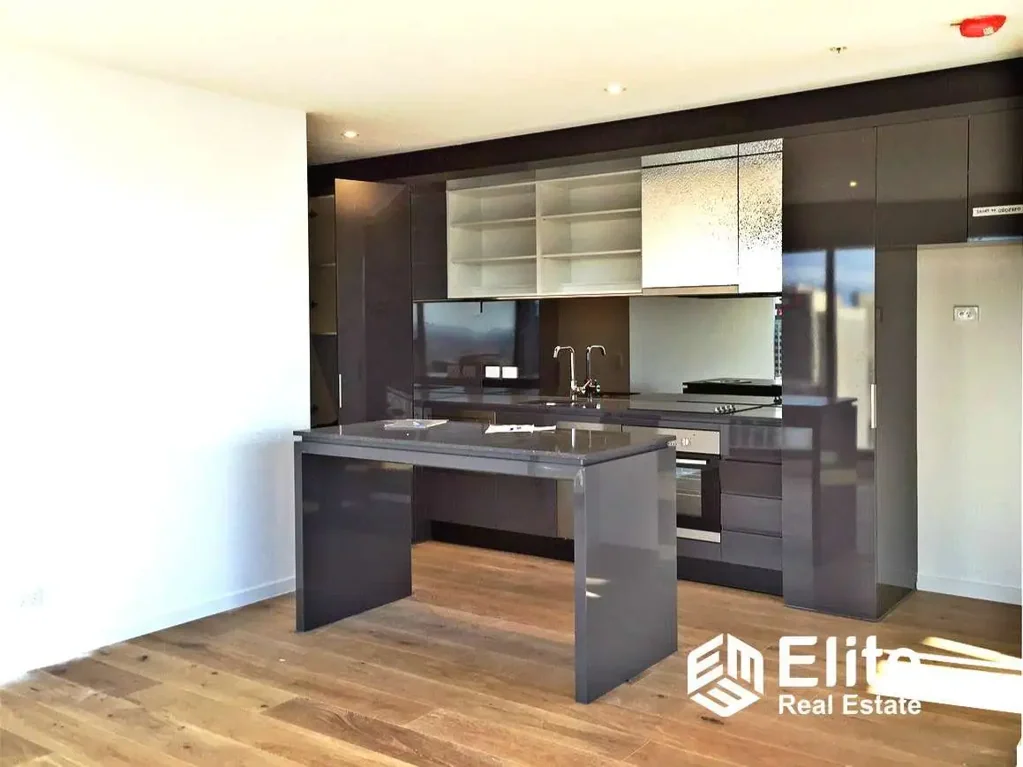 Stylish 2-Bedroom, 2-Bathroom Apartment on the 51st Floor