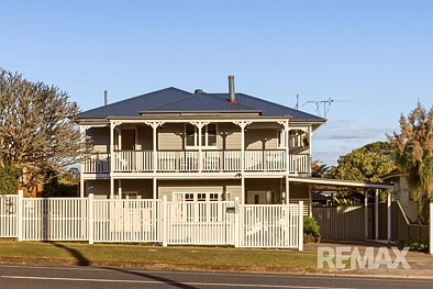 Brighton 4 Slaapkamer Queenslander Soul ... Contemporary Style ... By The Bay.