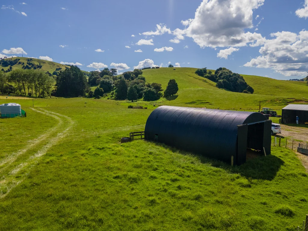 Ohaeawai Grazing, Orchard, Creek & Barn 2ha