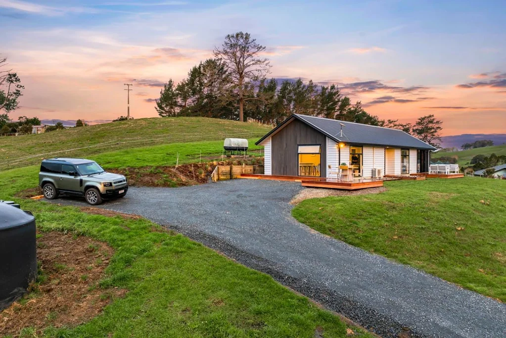 Outstanding small lifestyle property - bring the pets